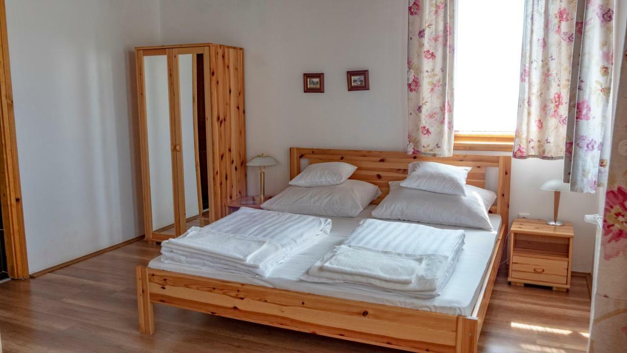 Turbékpuszta Ebner Pince - Panzio Bed & Breakfast エクステリア 写真